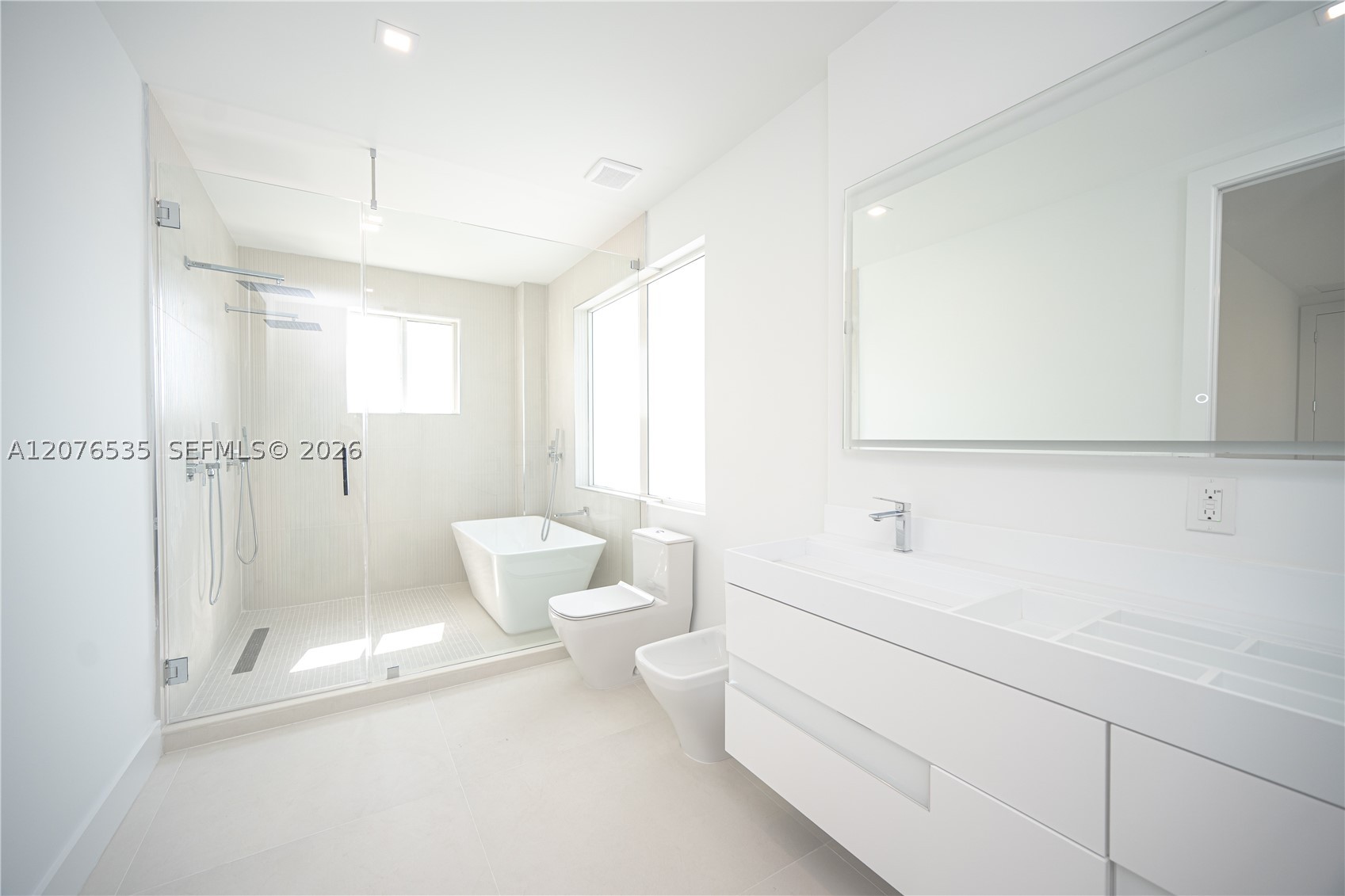10381 NW 67th Ter, Doral FL 33178