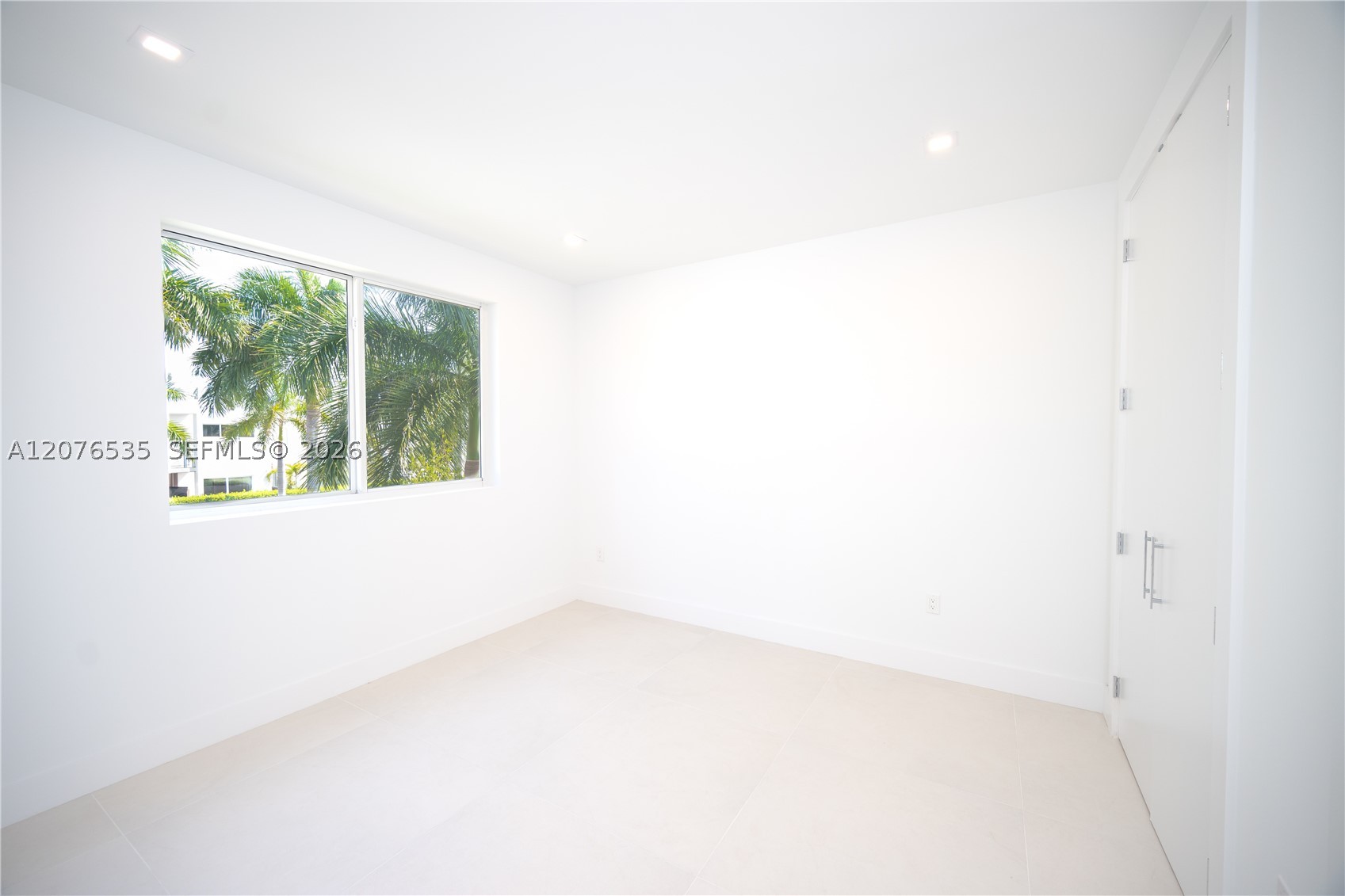 10381 NW 67th Ter, Doral FL 33178