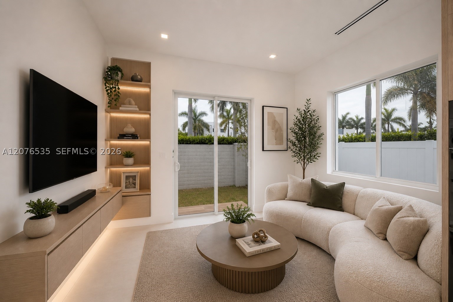 10381 NW 67th Ter, Doral FL 33178