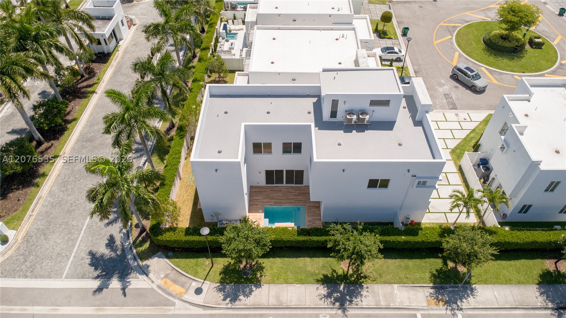 10381 NW 67th Ter, Doral FL 33178