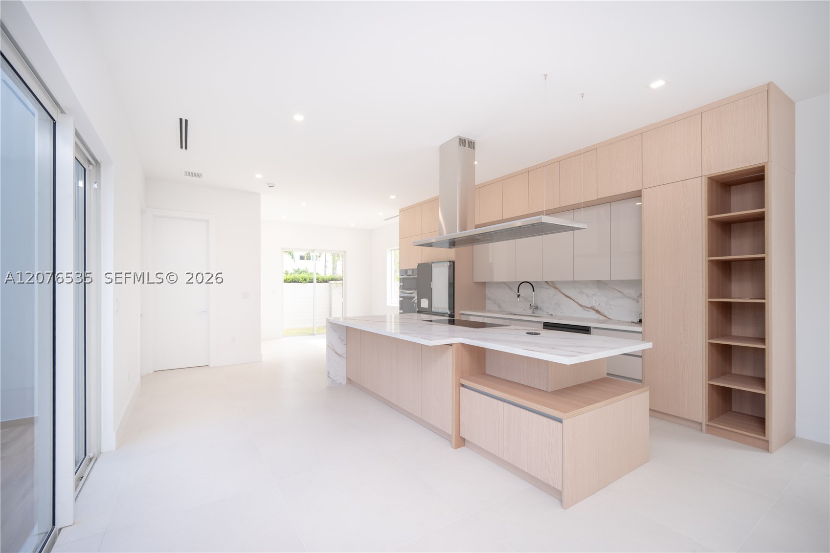 10381 NW 67th Ter, Doral FL 33178