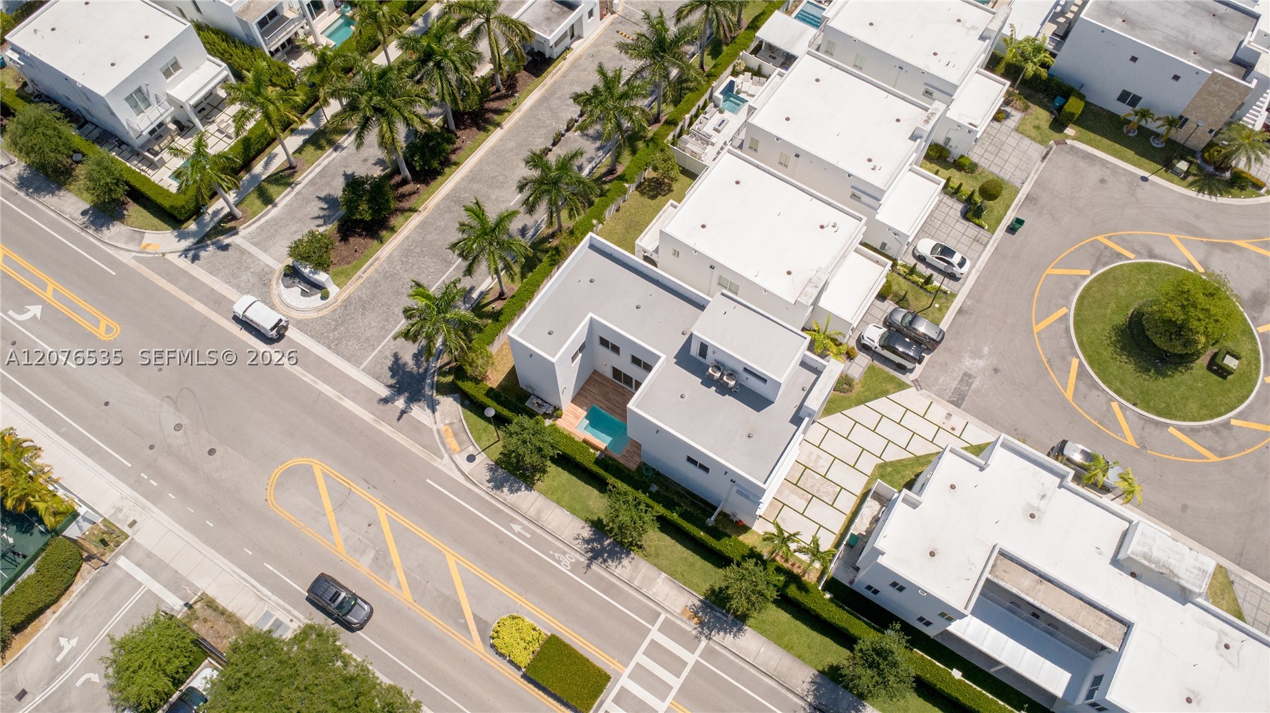 10381 NW 67th Ter, Doral FL 33178