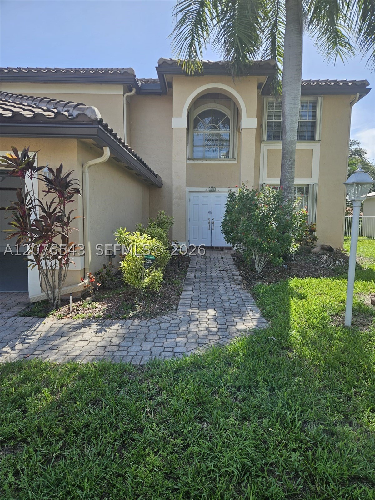 1072 NW 139th Ter, Pembroke Pines FL 33028