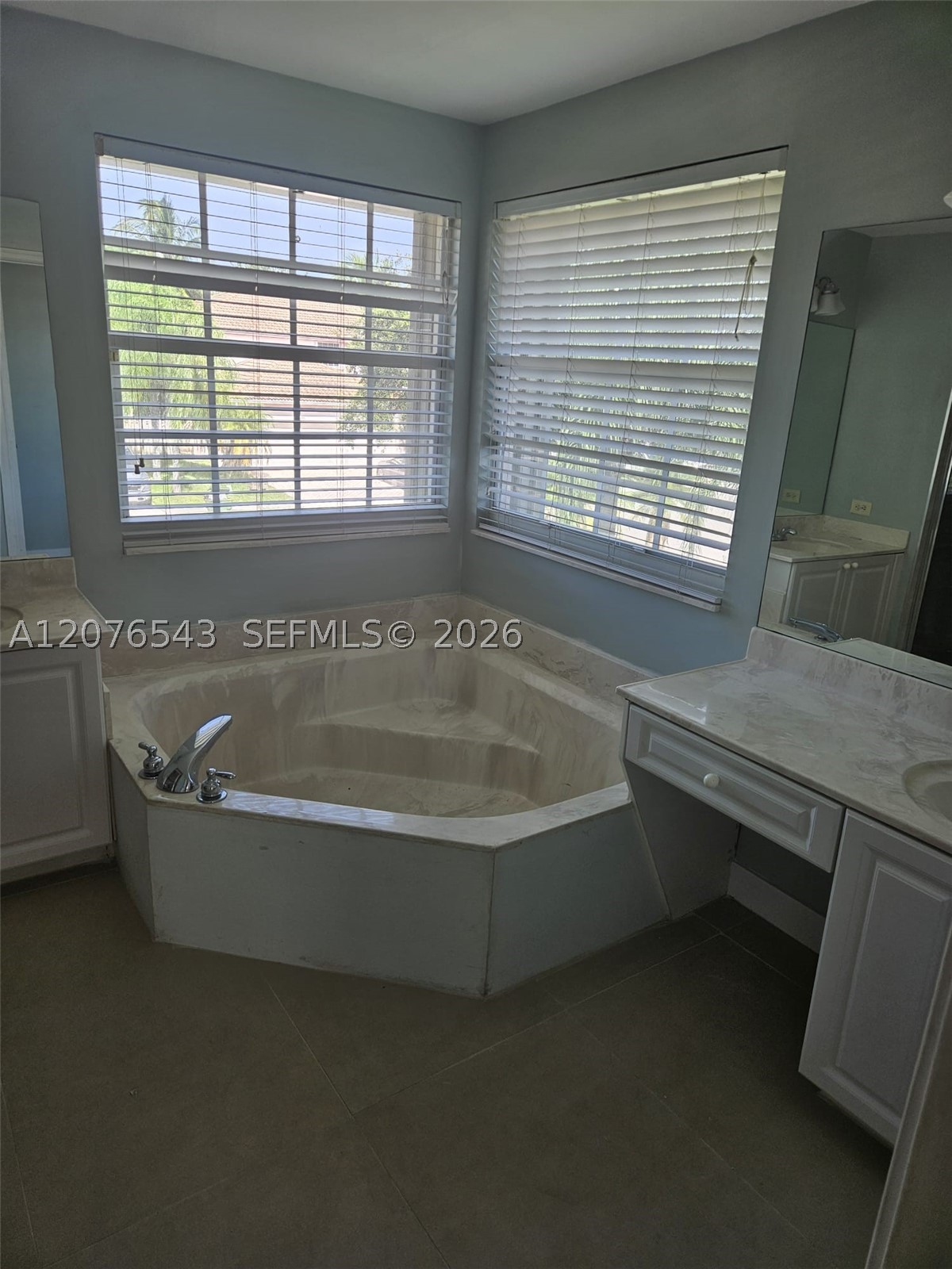 1072 NW 139th Ter, Pembroke Pines FL 33028