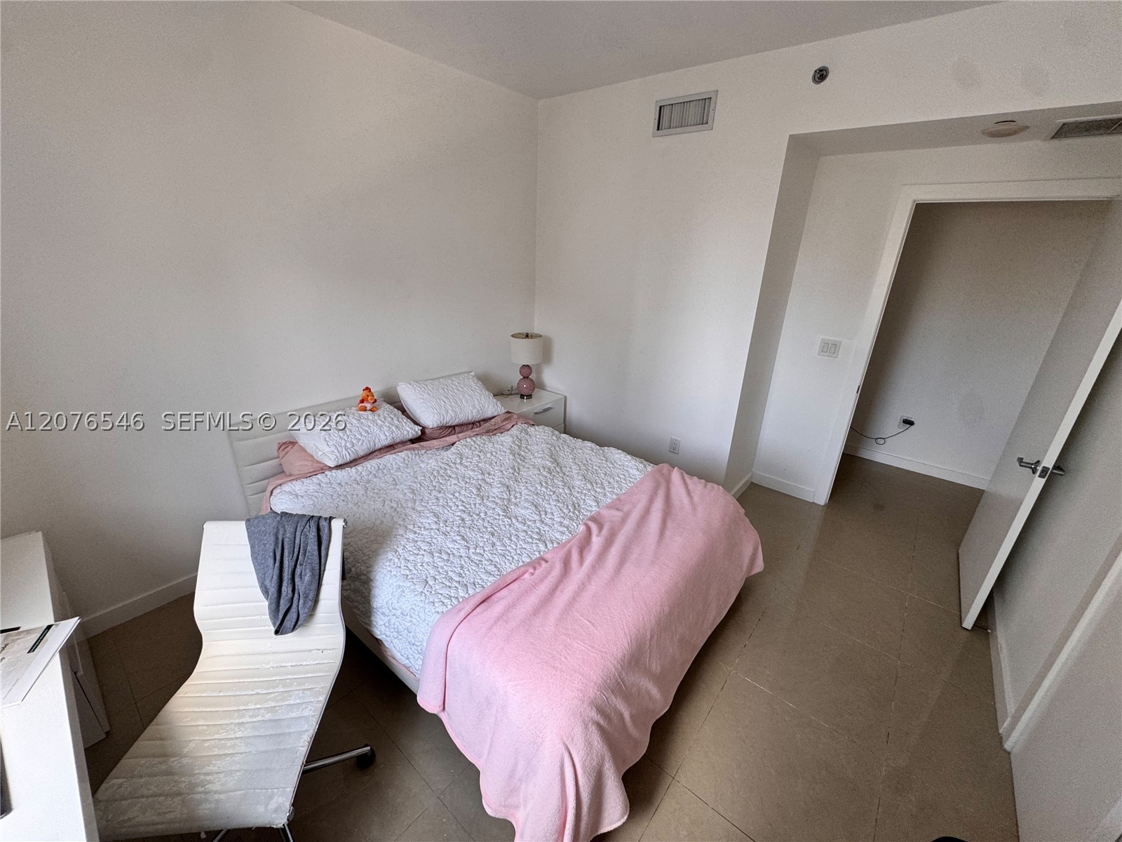 1060 Brickell Ave #2407, Miami FL 33131
