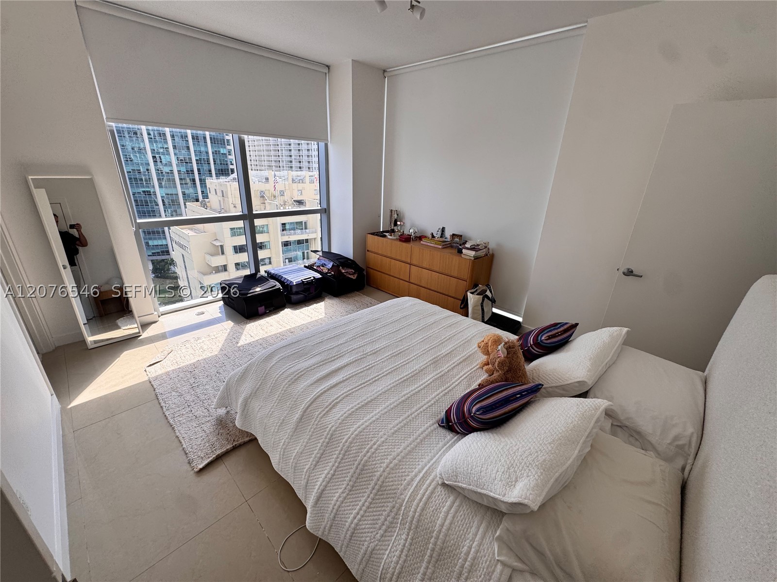 1060 Brickell Ave #2407, Miami FL 33131