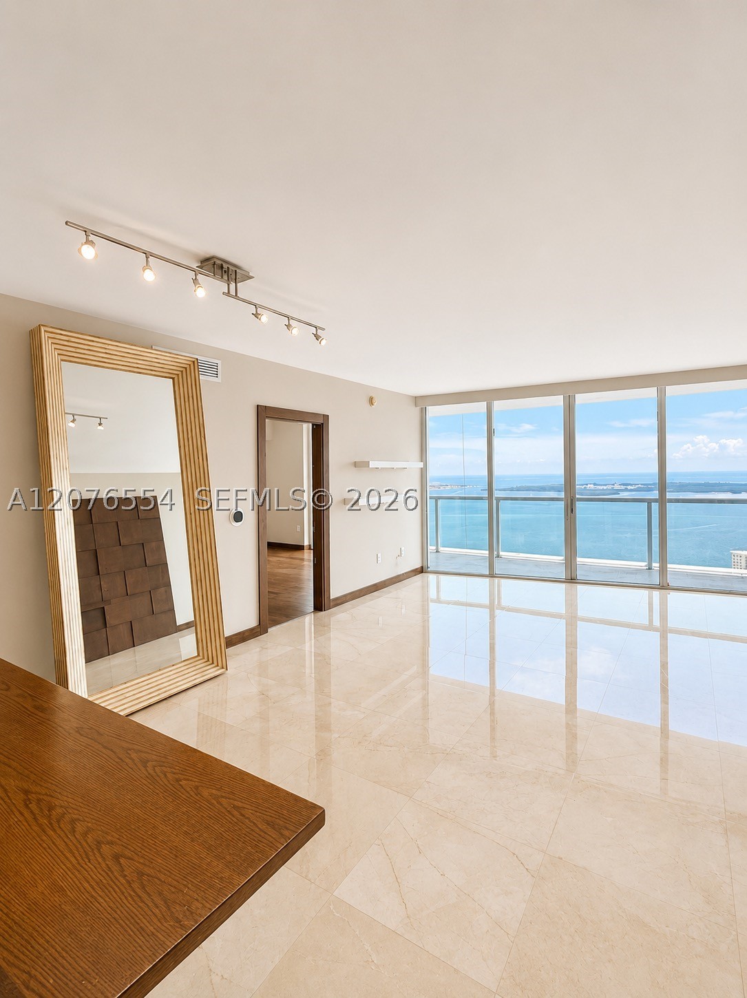 465 Brickell Ave #5605, Miami FL 33131