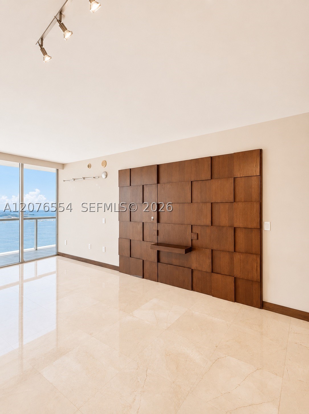 465 Brickell Ave #5605, Miami FL 33131