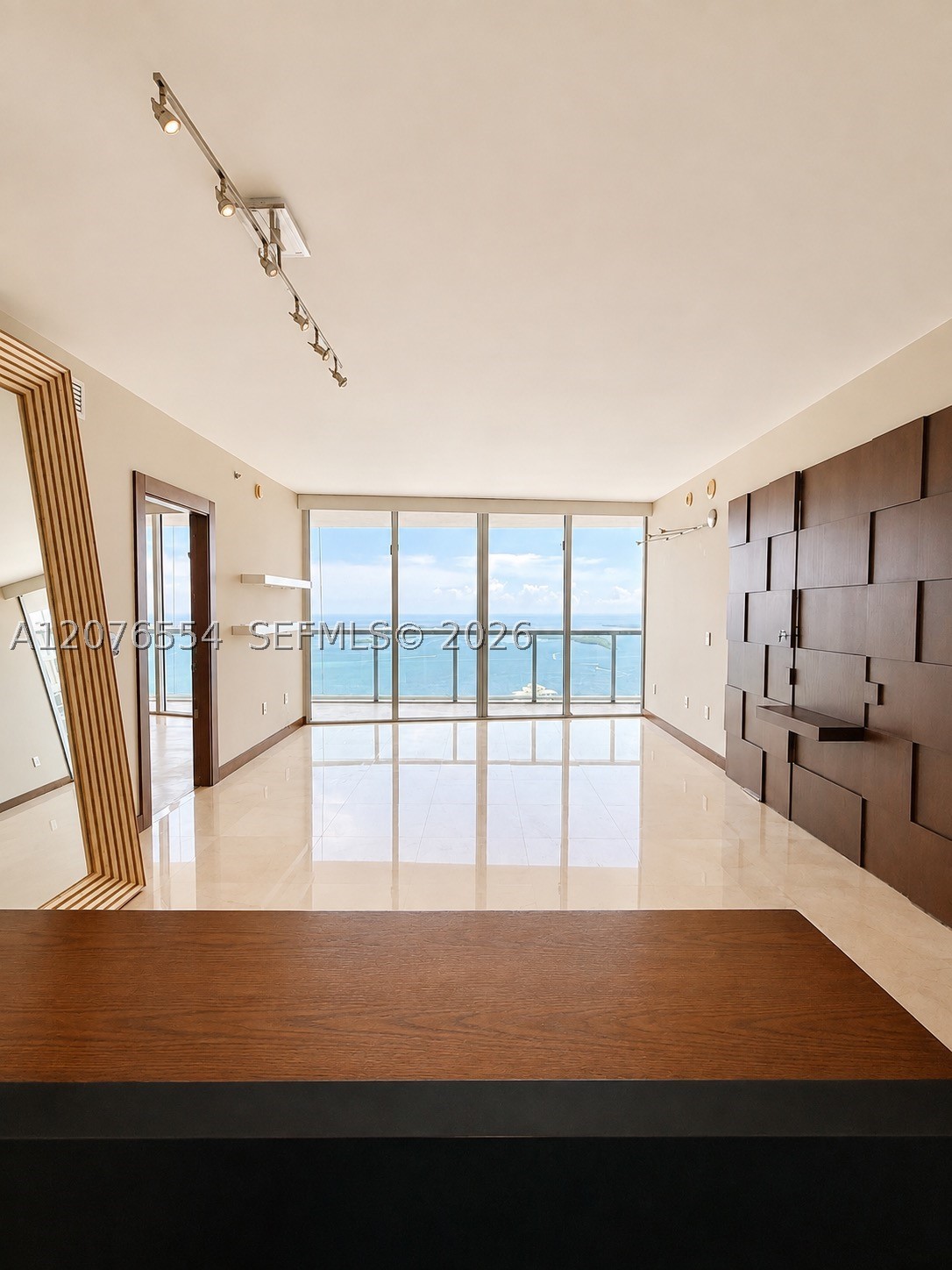 465 Brickell Ave #5605, Miami FL 33131