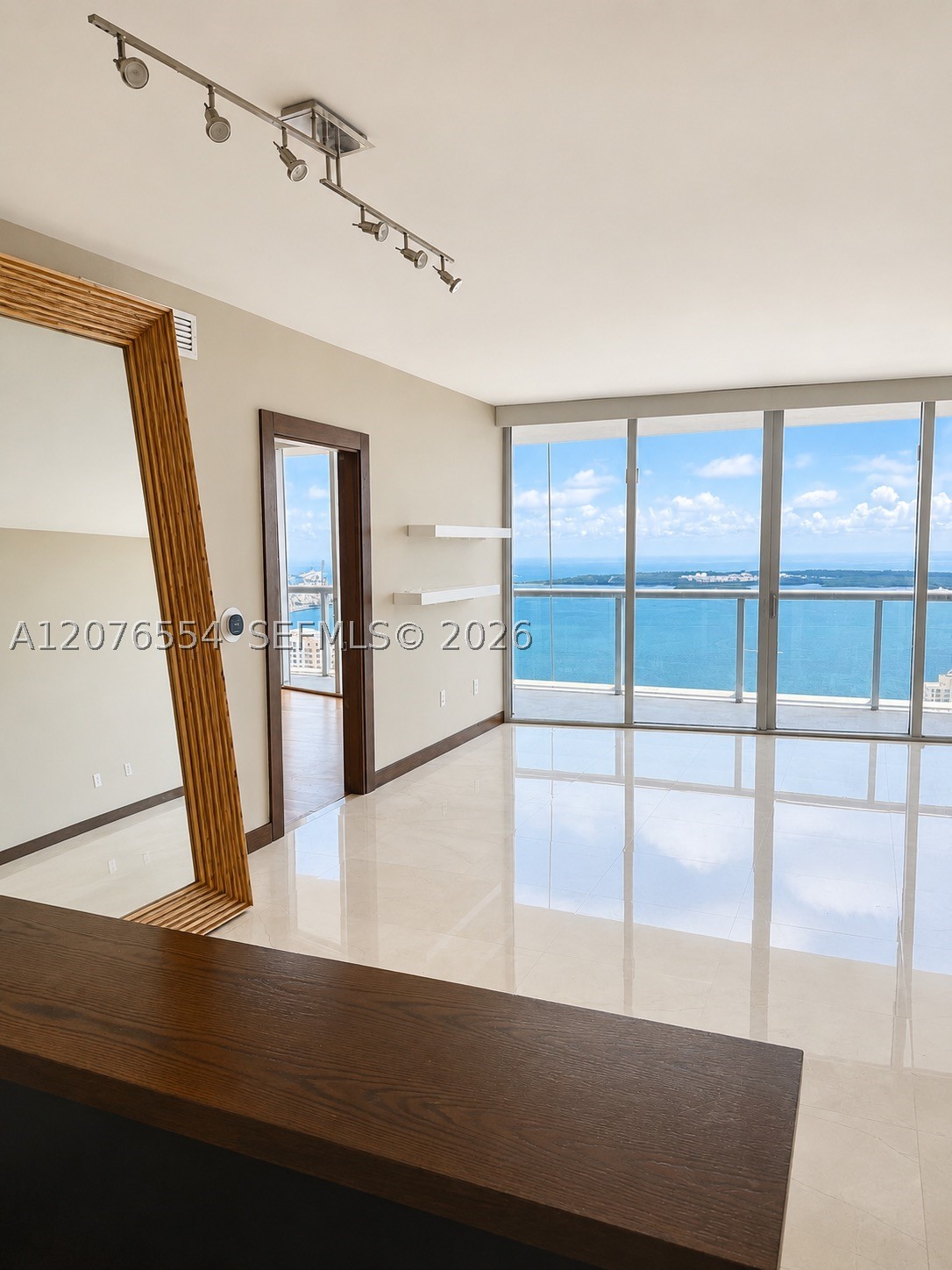 465 Brickell Ave #5605, Miami FL 33131