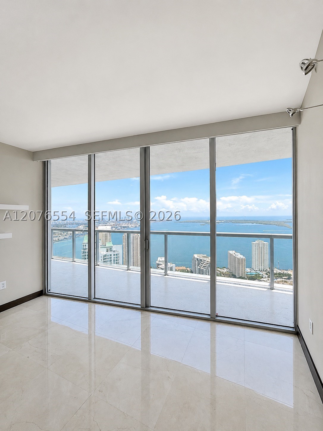 465 Brickell Ave #5605, Miami FL 33131