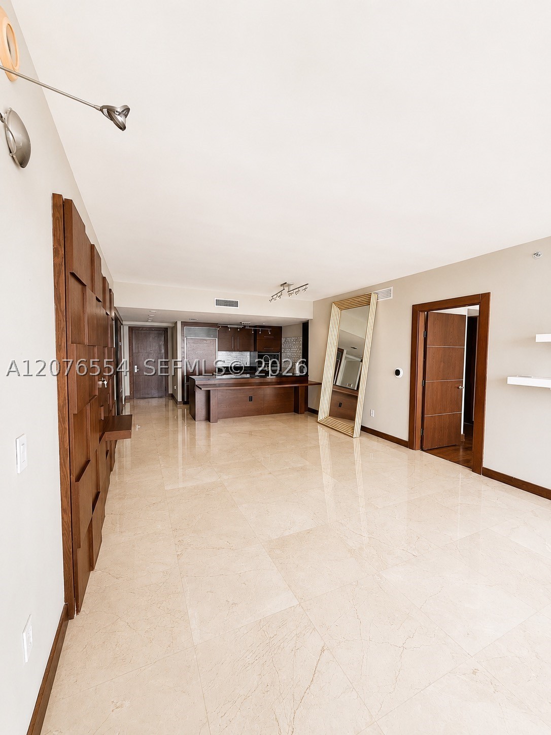 465 Brickell Ave #5605, Miami FL 33131