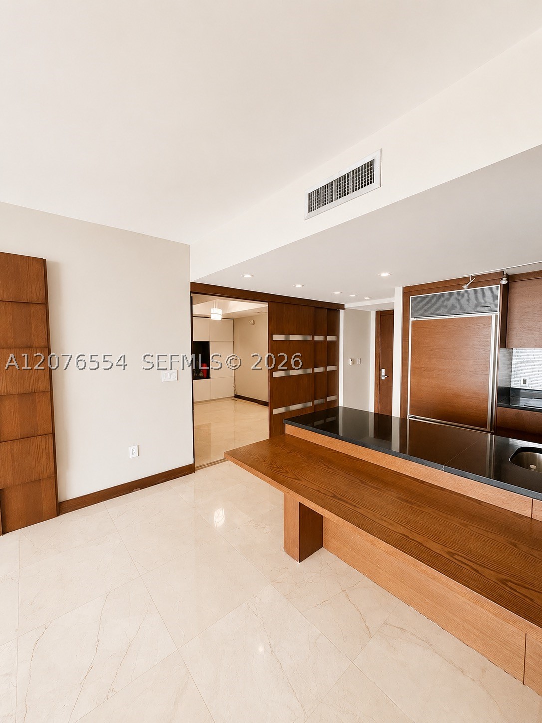 465 Brickell Ave #5605, Miami FL 33131