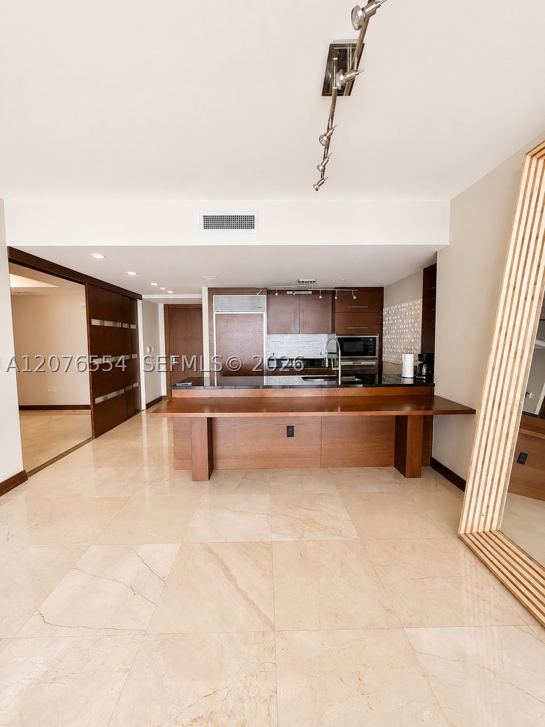 465 Brickell Ave #5605, Miami FL 33131
