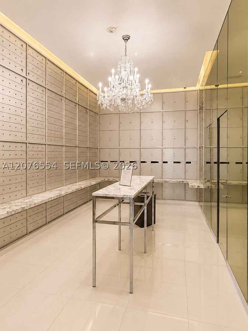 465 Brickell Ave #5605, Miami FL 33131