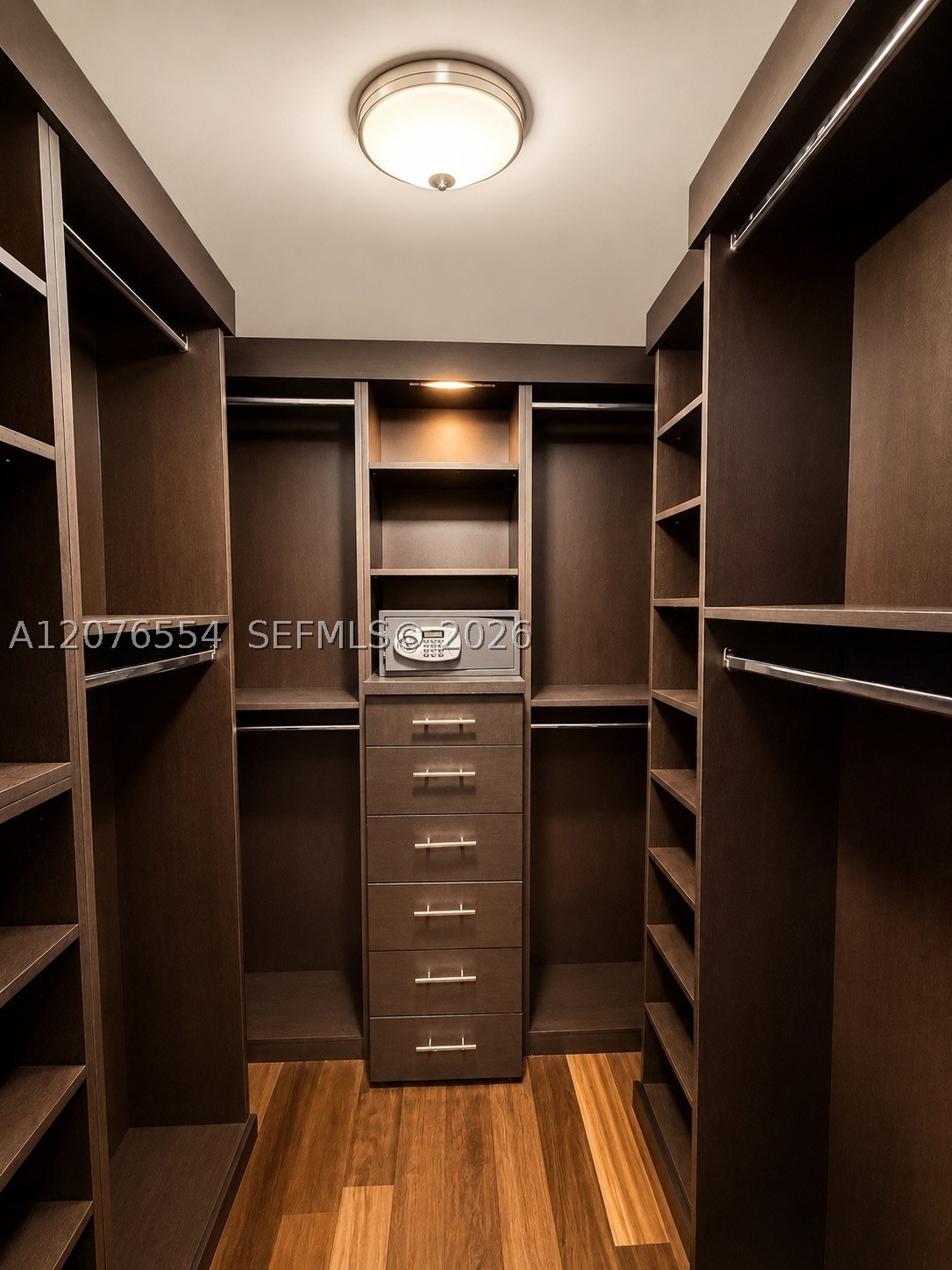 465 Brickell Ave #5605, Miami FL 33131