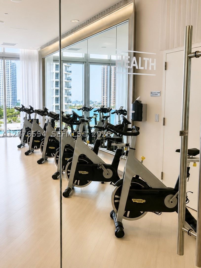 465 Brickell Ave #5605, Miami FL 33131