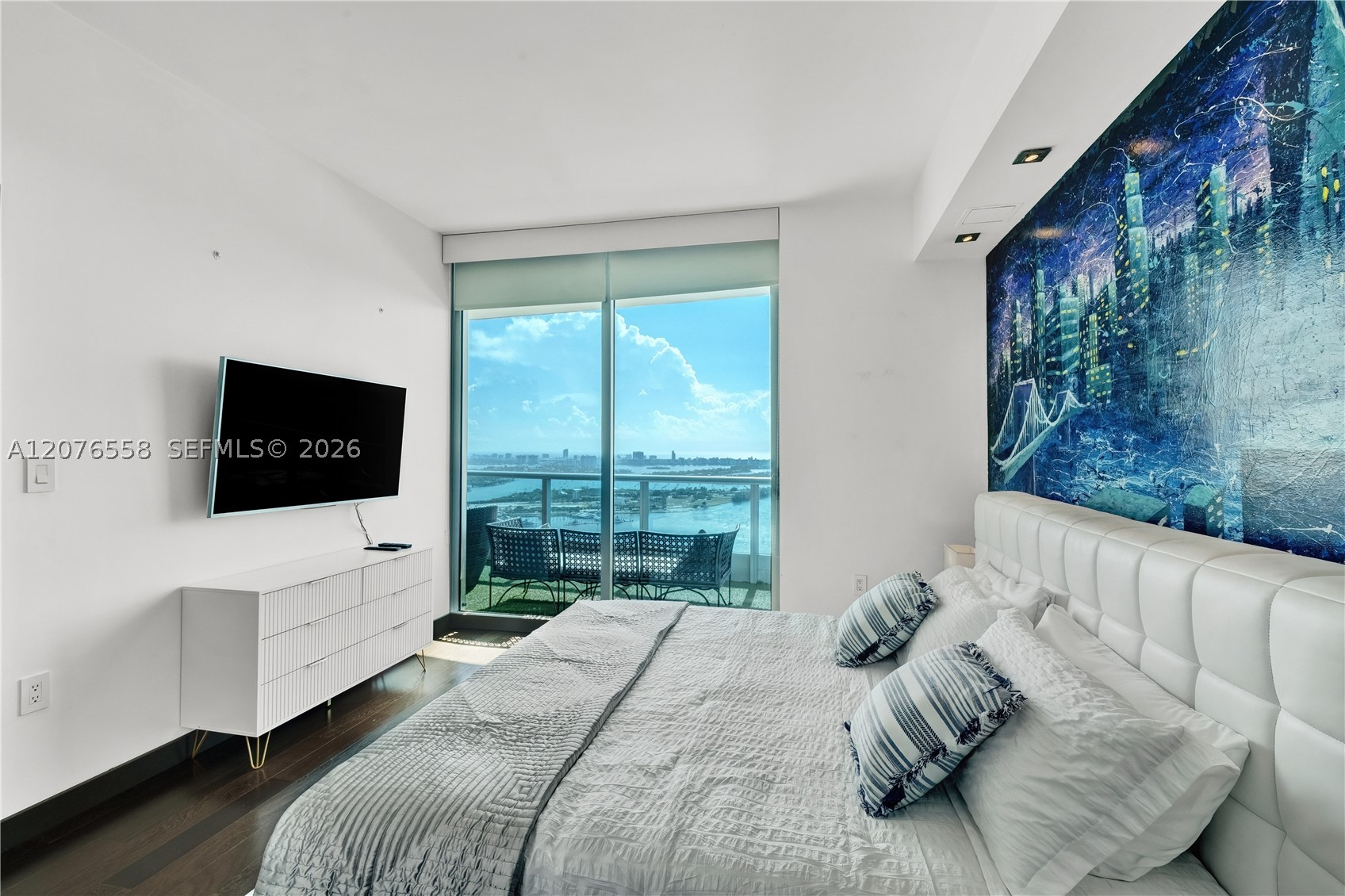 900 Biscayne Blvd #4403, Miami FL 33132