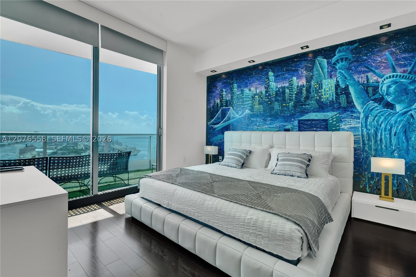900 Biscayne Blvd #4403, Miami FL 33132
