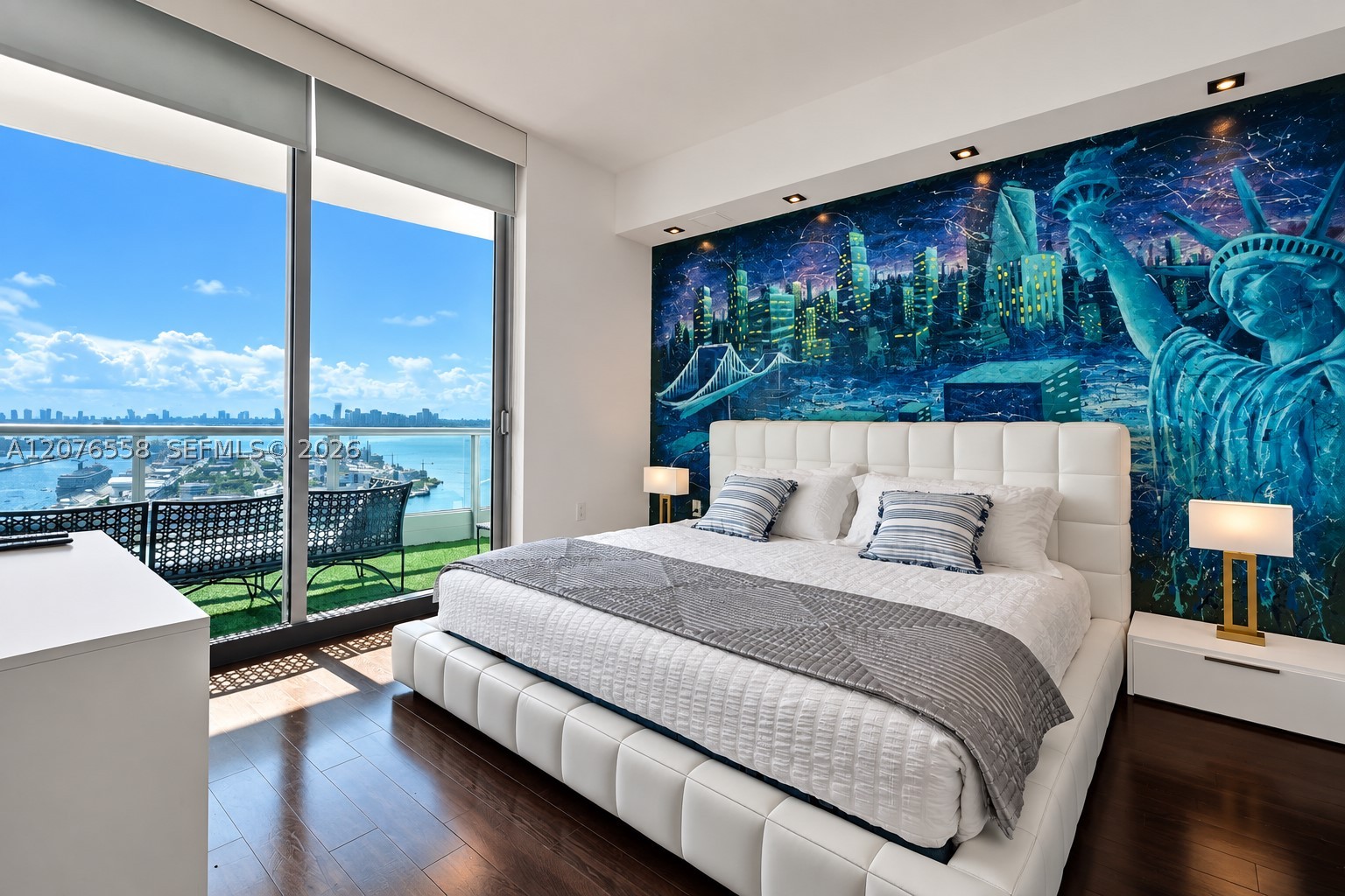 900 Biscayne Blvd #4403, Miami FL 33132