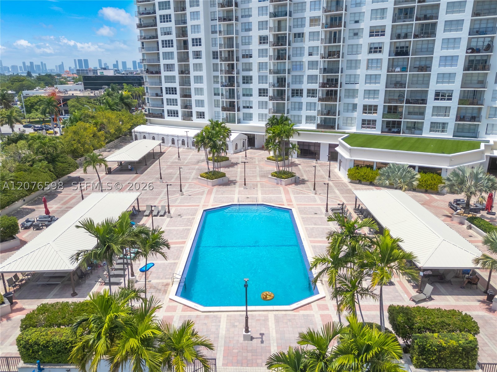 4101 Pine Tree Dr #1105, Miami Beach FL 33140
