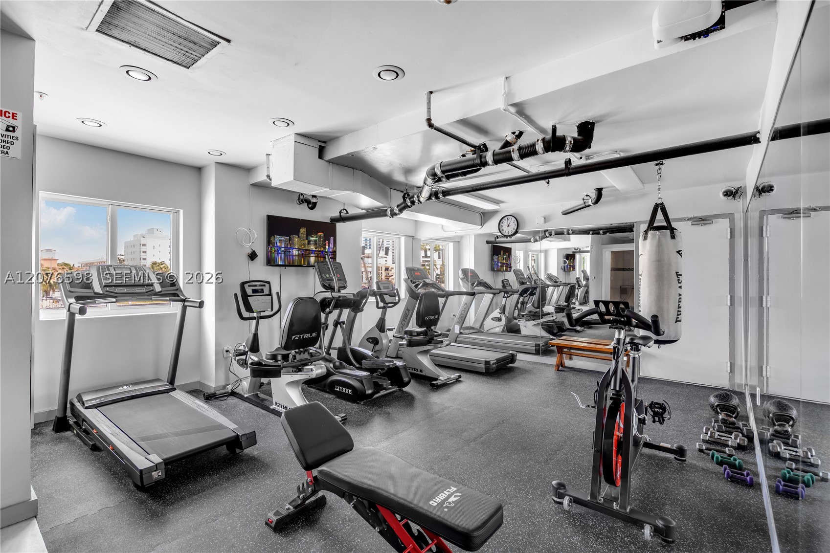 4101 Pine Tree Dr #1105, Miami Beach FL 33140