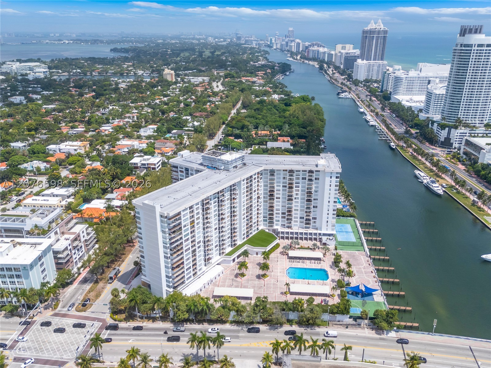 4101 Pine Tree Dr #1105, Miami Beach FL 33140