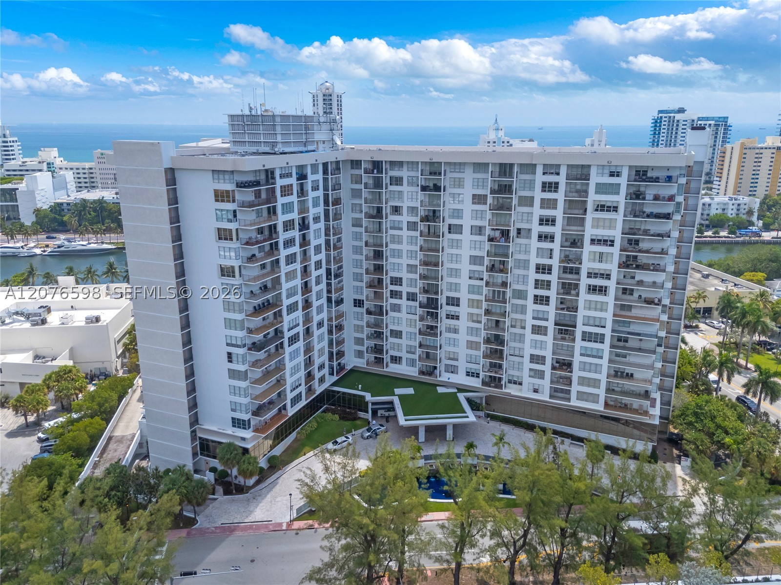 4101 Pine Tree Dr #1105, Miami Beach FL 33140