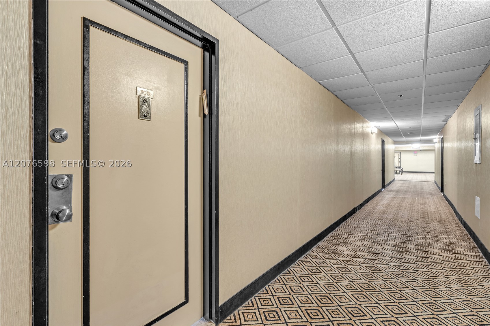 4101 Pine Tree Dr #1105, Miami Beach FL 33140