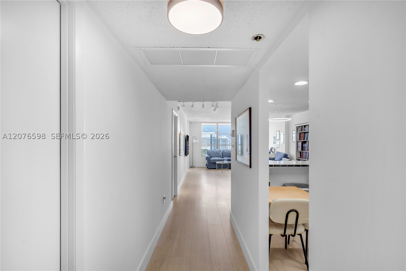 4101 Pine Tree Dr #1105, Miami Beach FL 33140