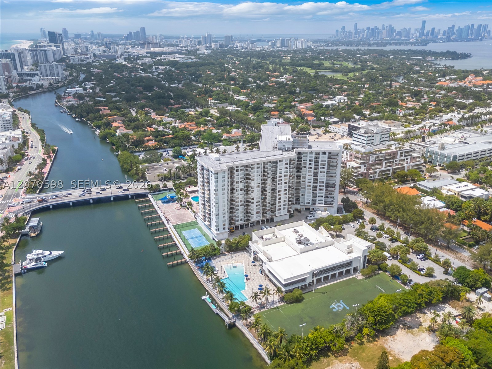 4101 Pine Tree Dr #1105, Miami Beach FL 33140