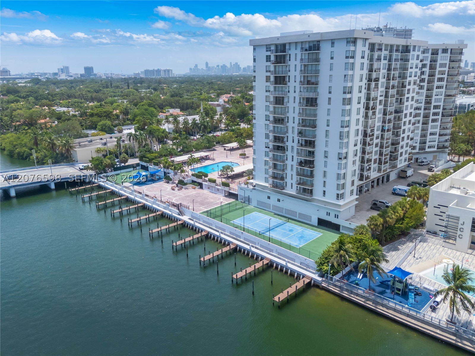 4101 Pine Tree Dr #1105, Miami Beach FL 33140