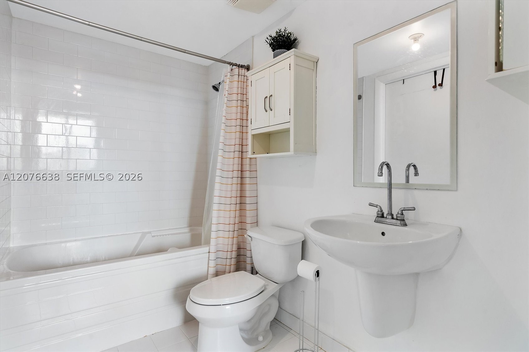 690 SW 1st Ct #2025, Miami FL 33130
