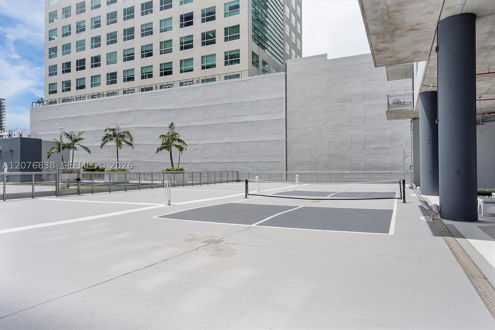 690 SW 1st Ct #2025, Miami FL 33130