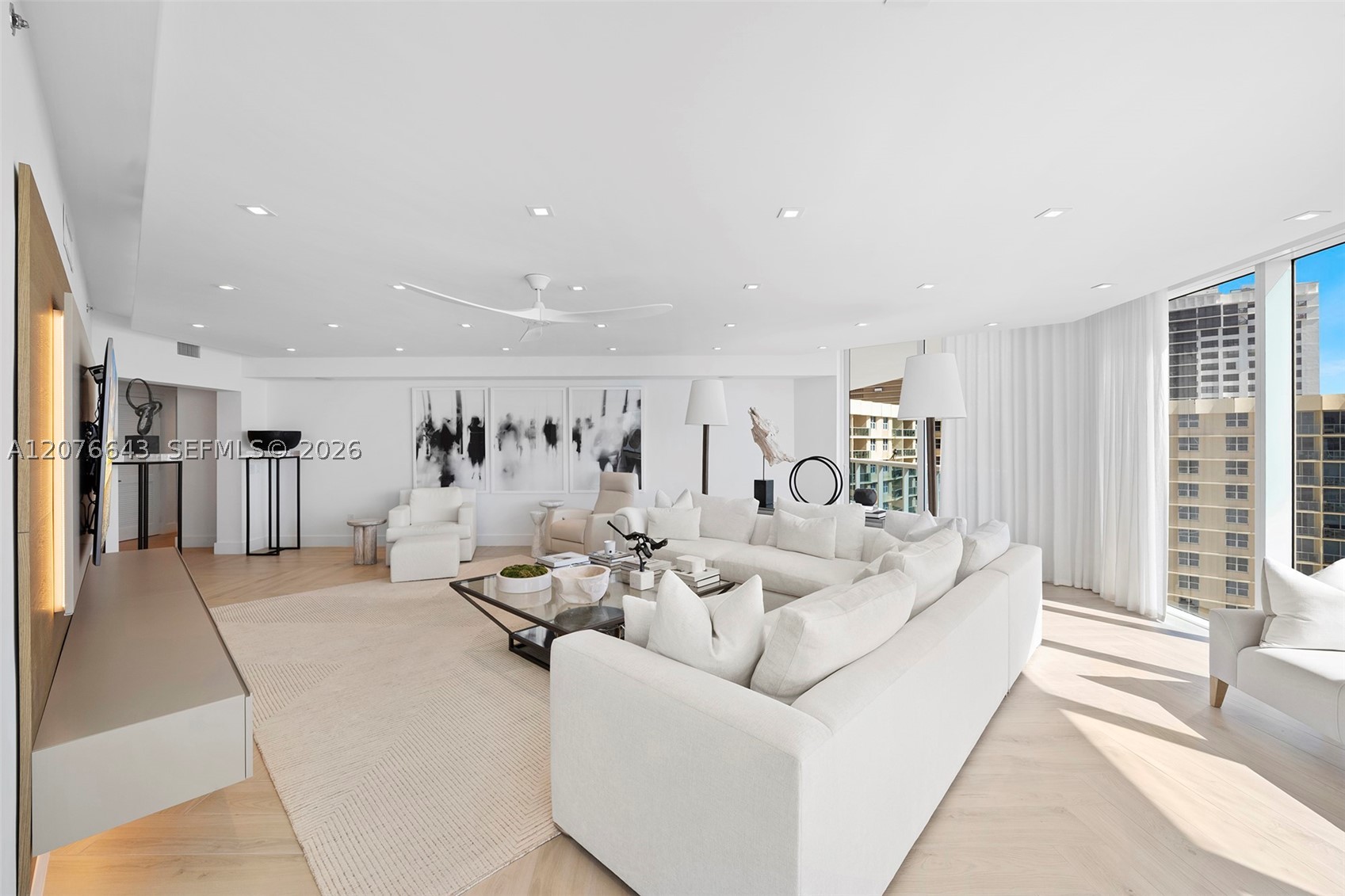 2711 S Ocean Dr #1502, Hollywood FL 33019