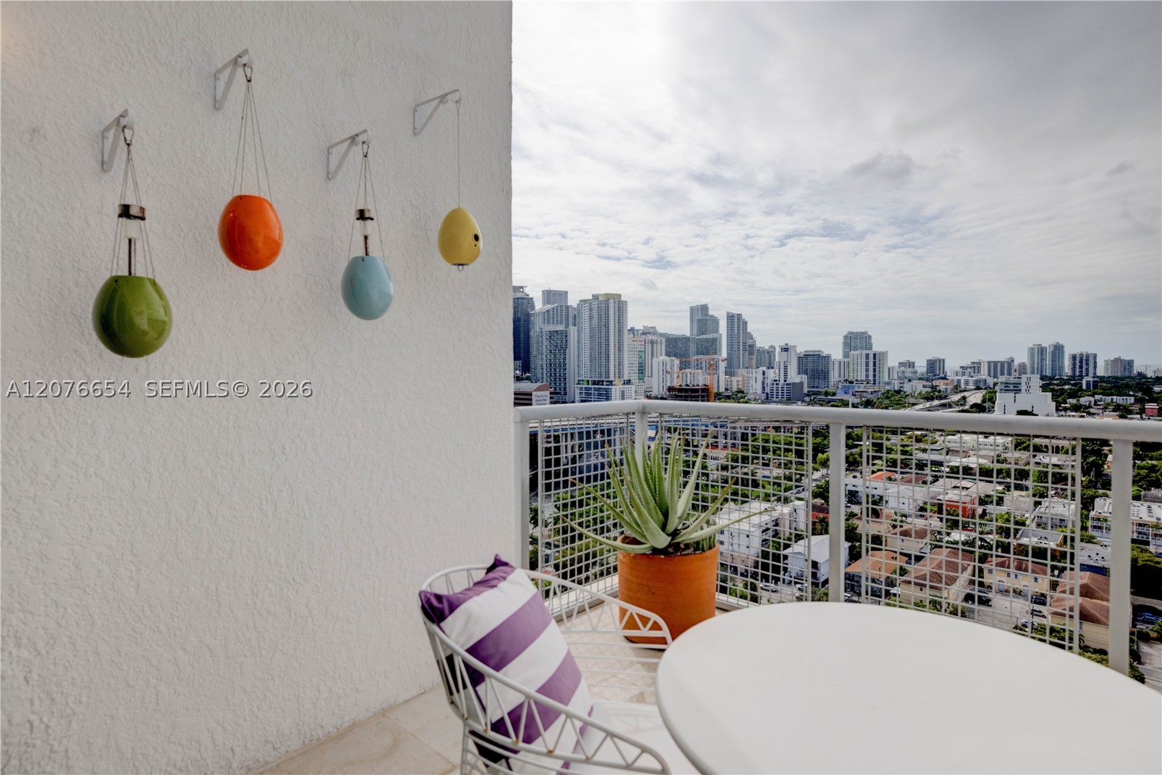 10 SW South River Dr #PHII08, Miami FL 33130