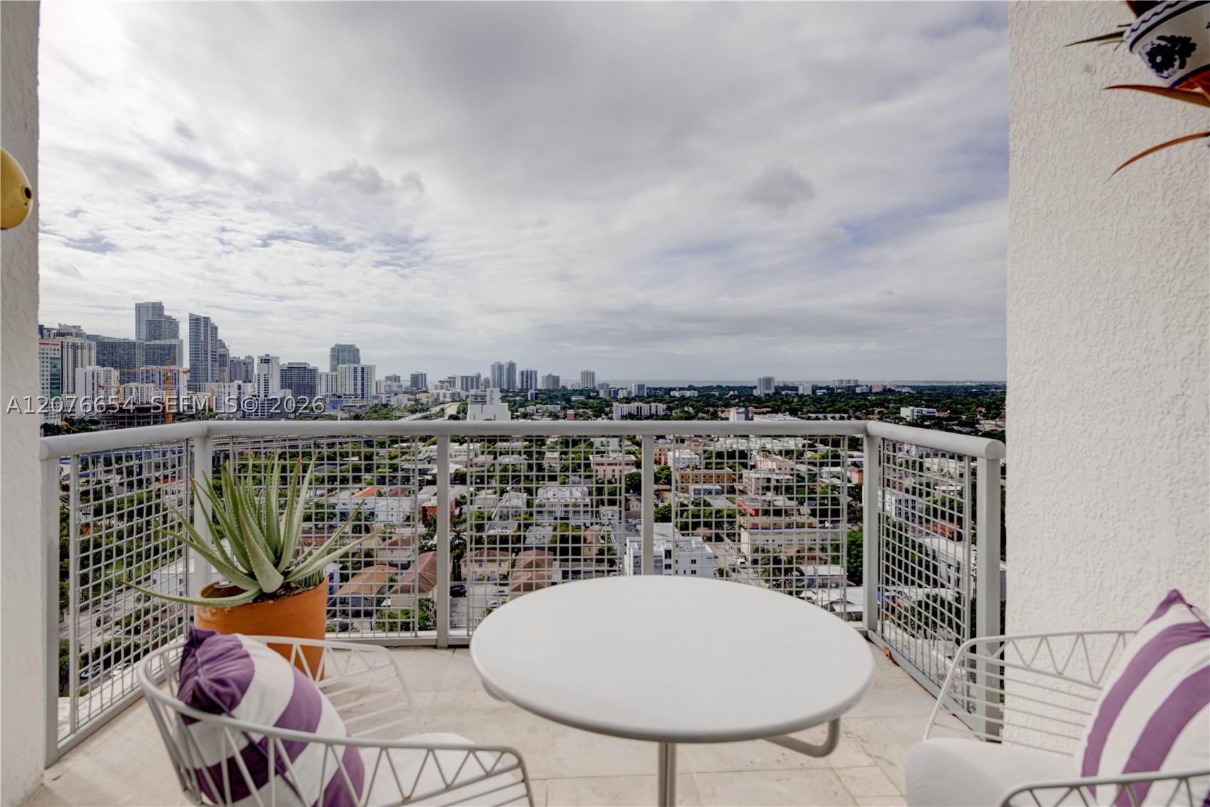 10 SW South River Dr #PHII08, Miami FL 33130