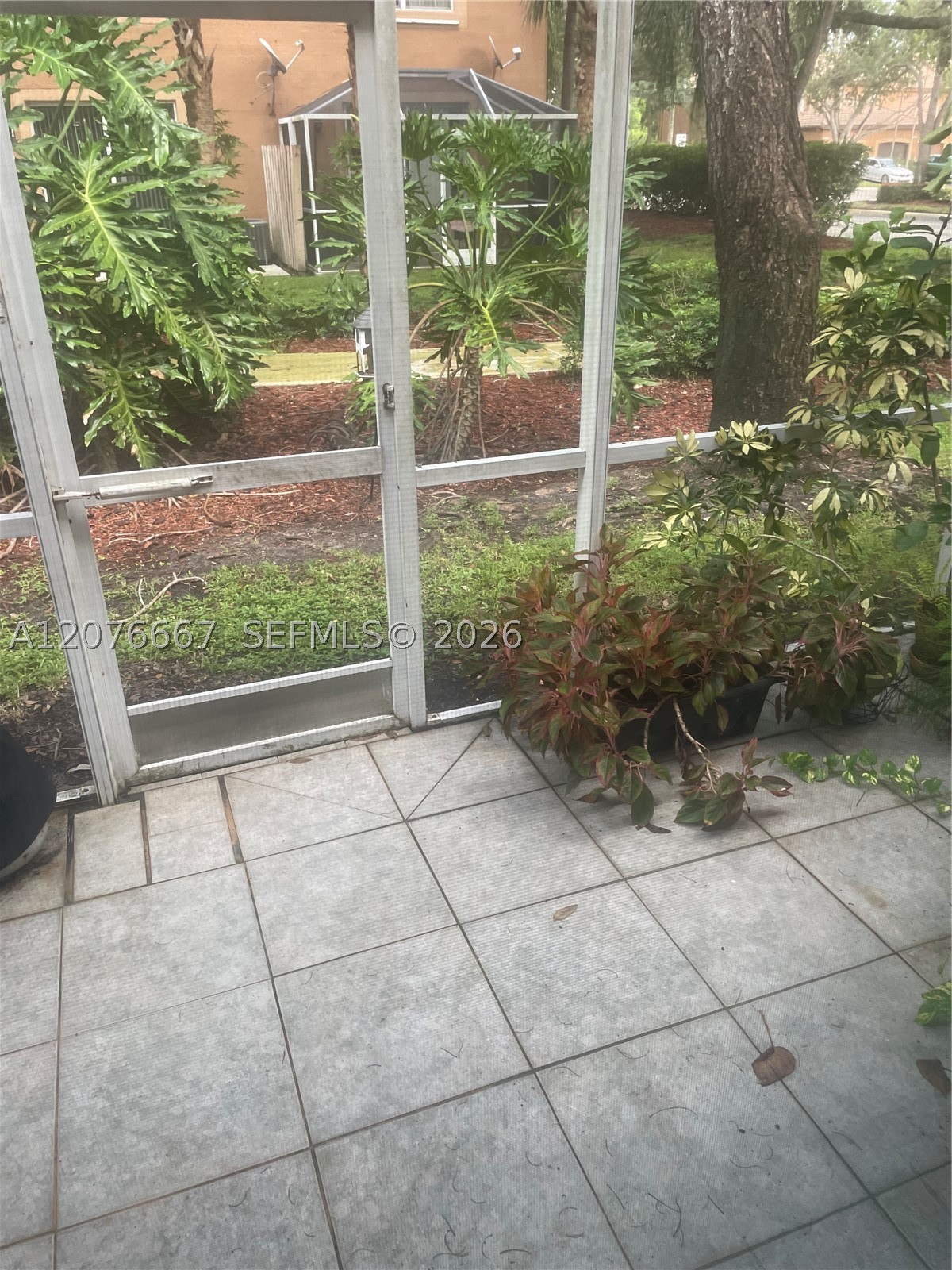 1522 Barcelona Way #5-20, Weston FL 33327