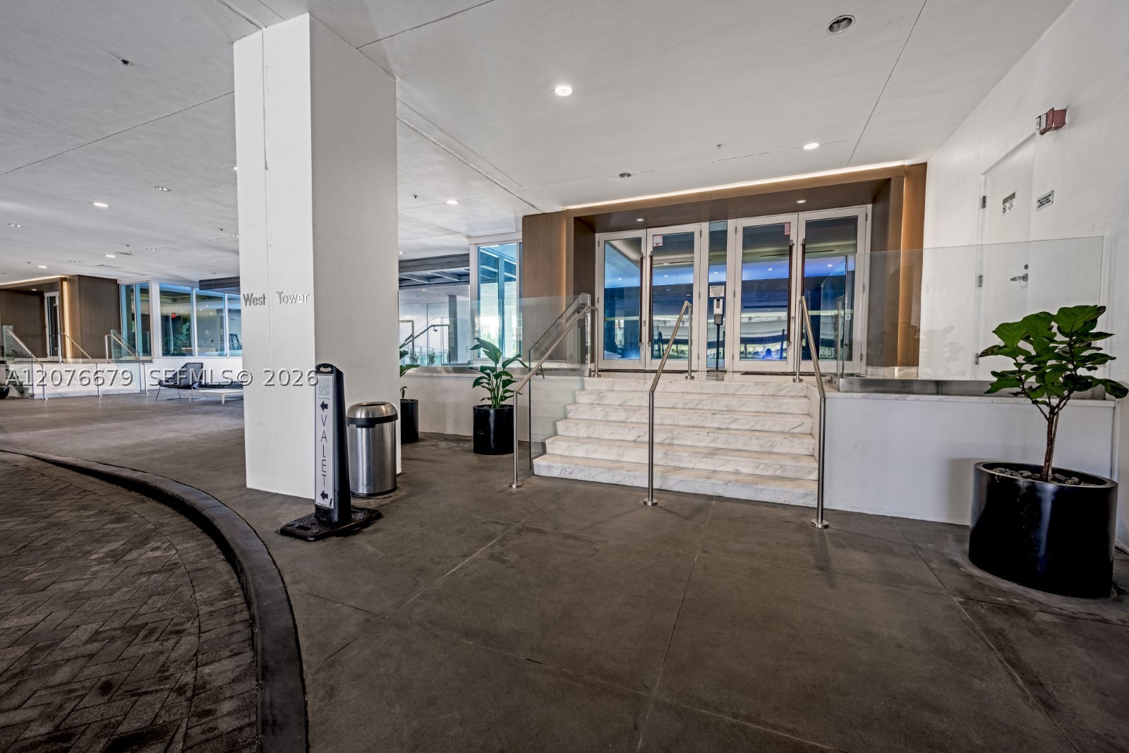 400 Sunny Isles Blvd #908, Sunny Isles Beach FL 33160