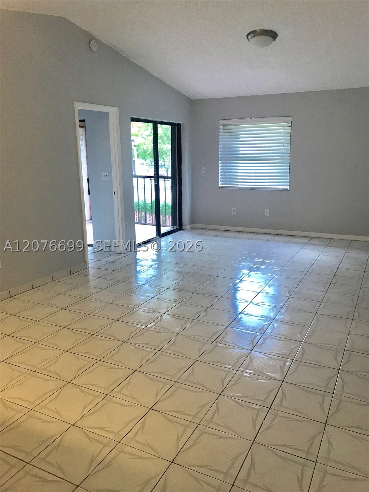 9810 Hammocks Blvd #202, Miami FL 33196
