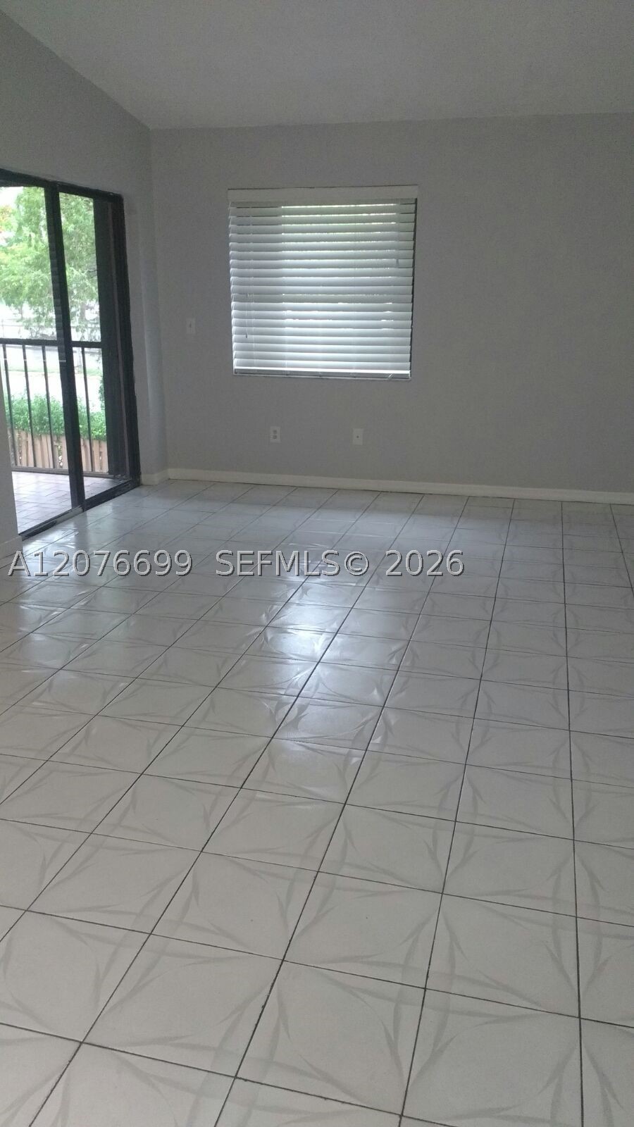9810 Hammocks Blvd #202, Miami FL 33196