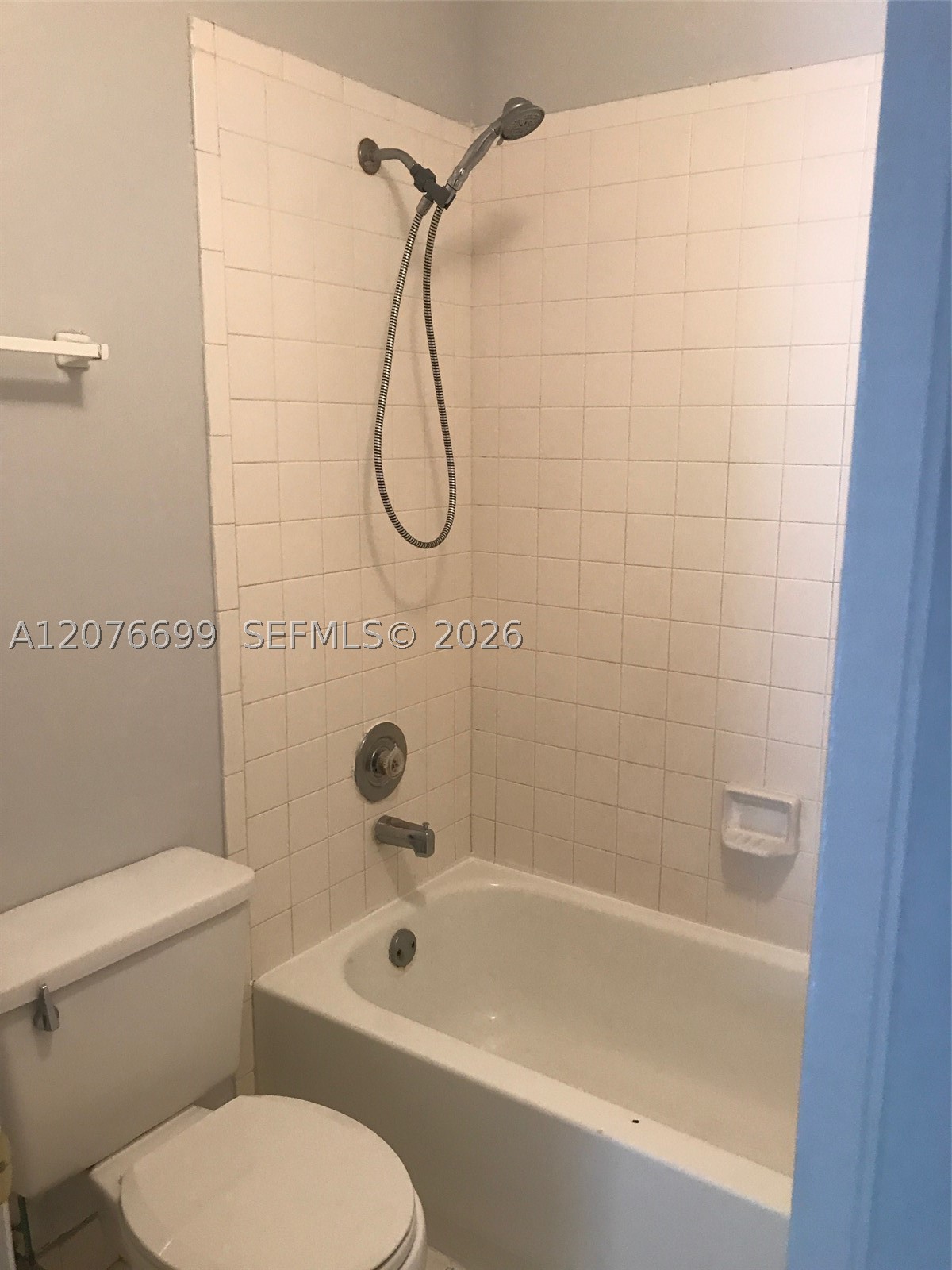 9810 Hammocks Blvd #202, Miami FL 33196