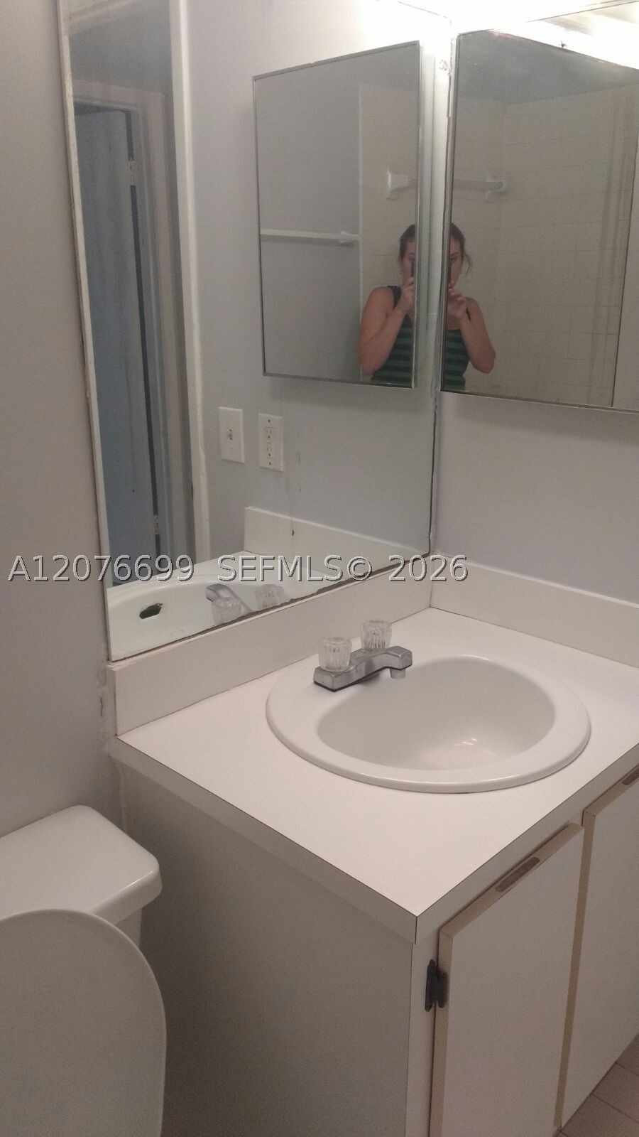 9810 Hammocks Blvd #202, Miami FL 33196