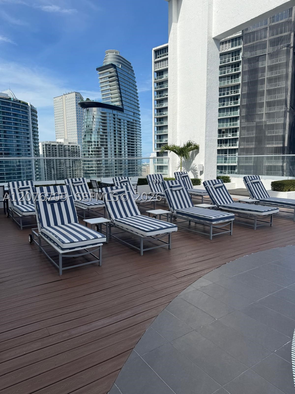 500 Brickell Ave #3210, Miami FL 33131