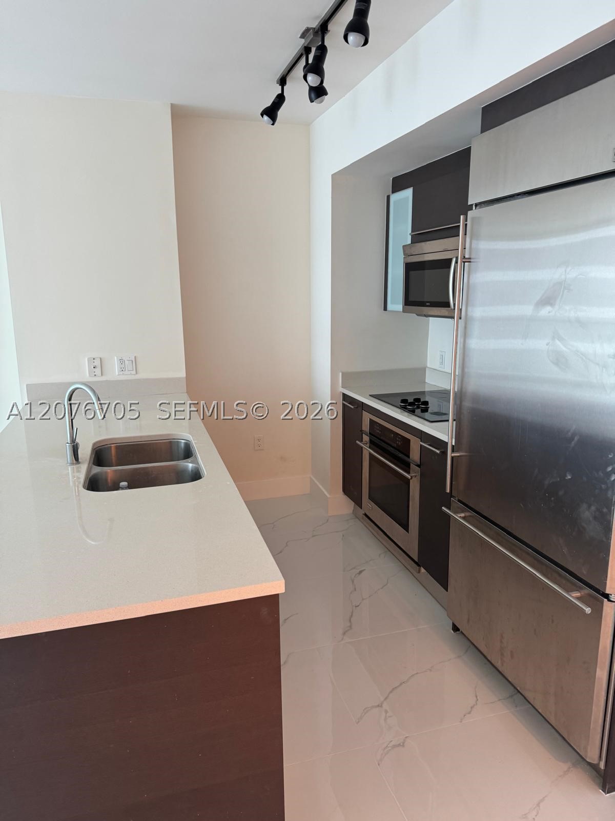 500 Brickell Ave #3210, Miami FL 33131