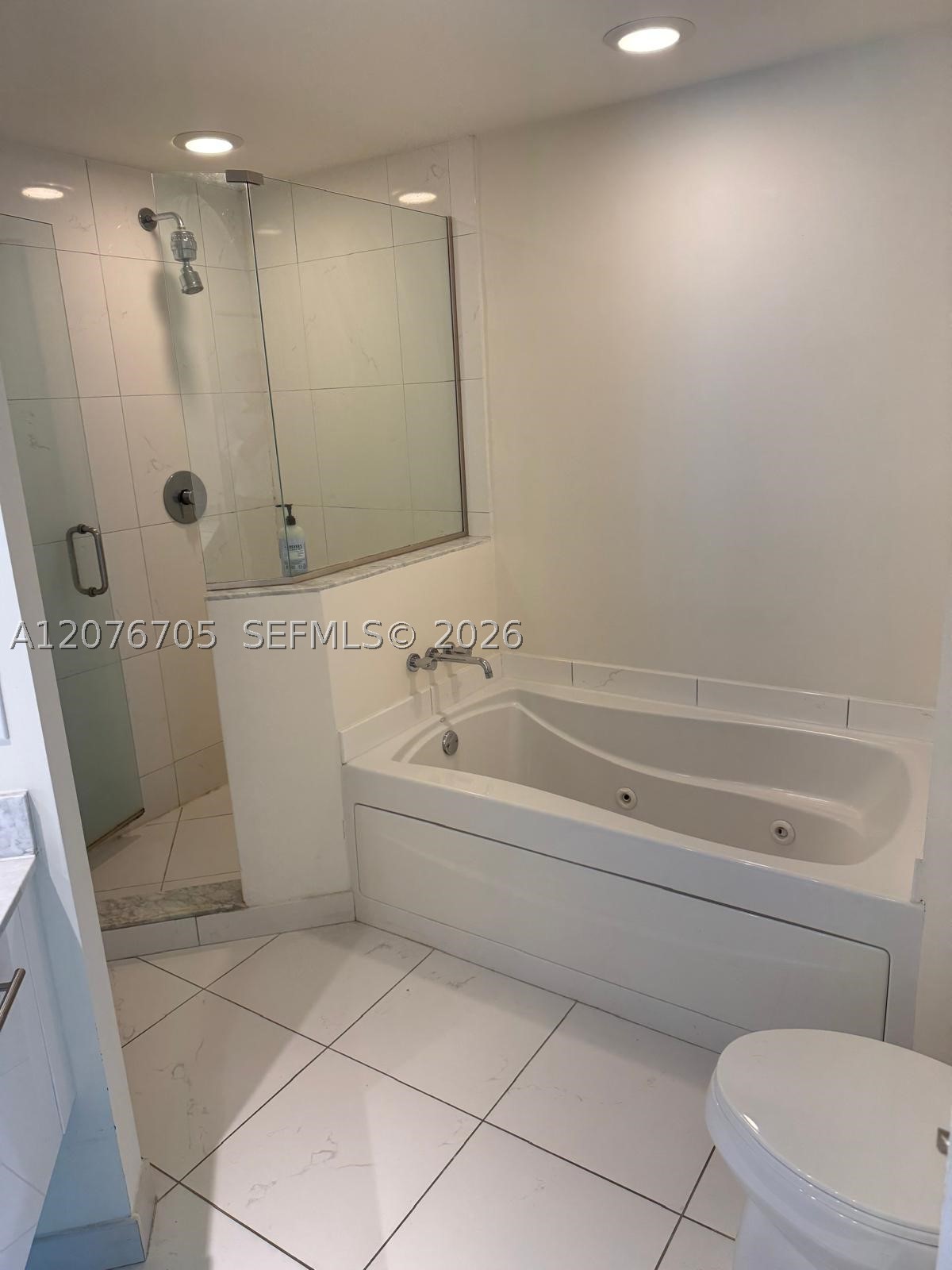 500 Brickell Ave #3210, Miami FL 33131