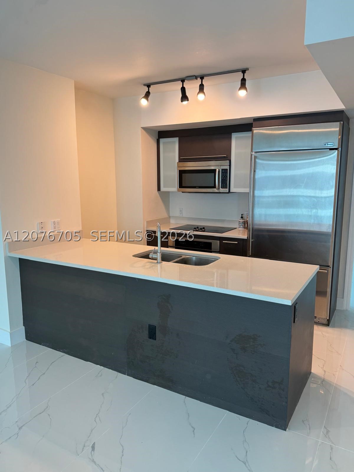 500 Brickell Ave #3210, Miami FL 33131