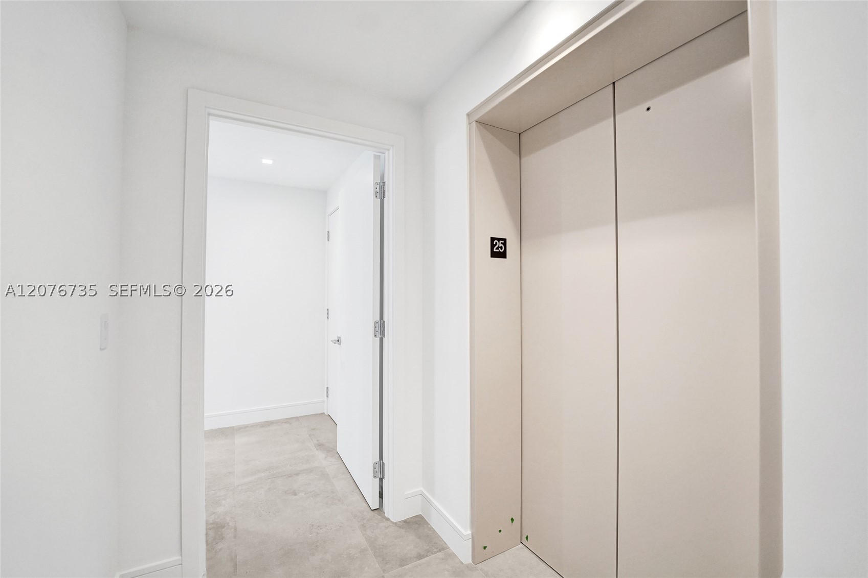 2411 Laguna Circle #2511, North Miami FL 33181