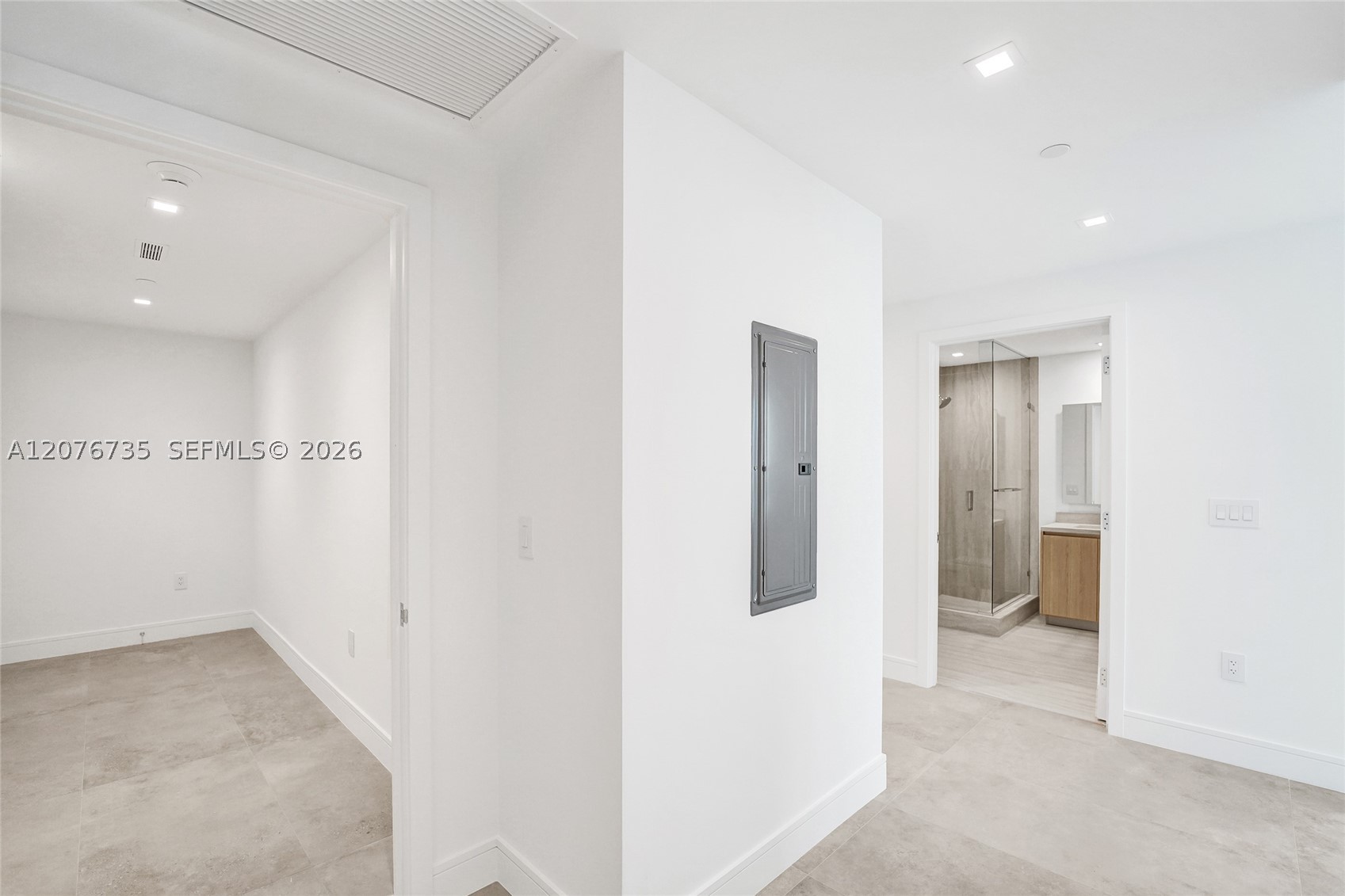 2411 Laguna Circle #2511, North Miami FL 33181