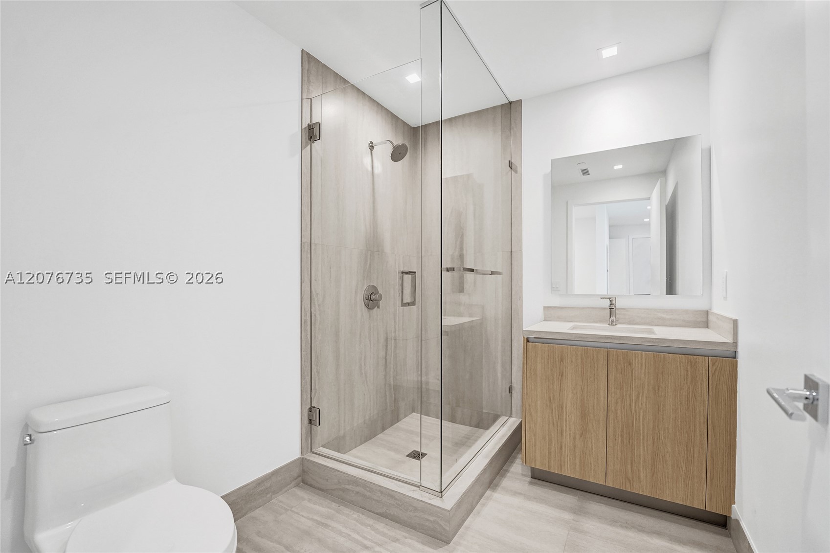 2411 Laguna Circle #2511, North Miami FL 33181